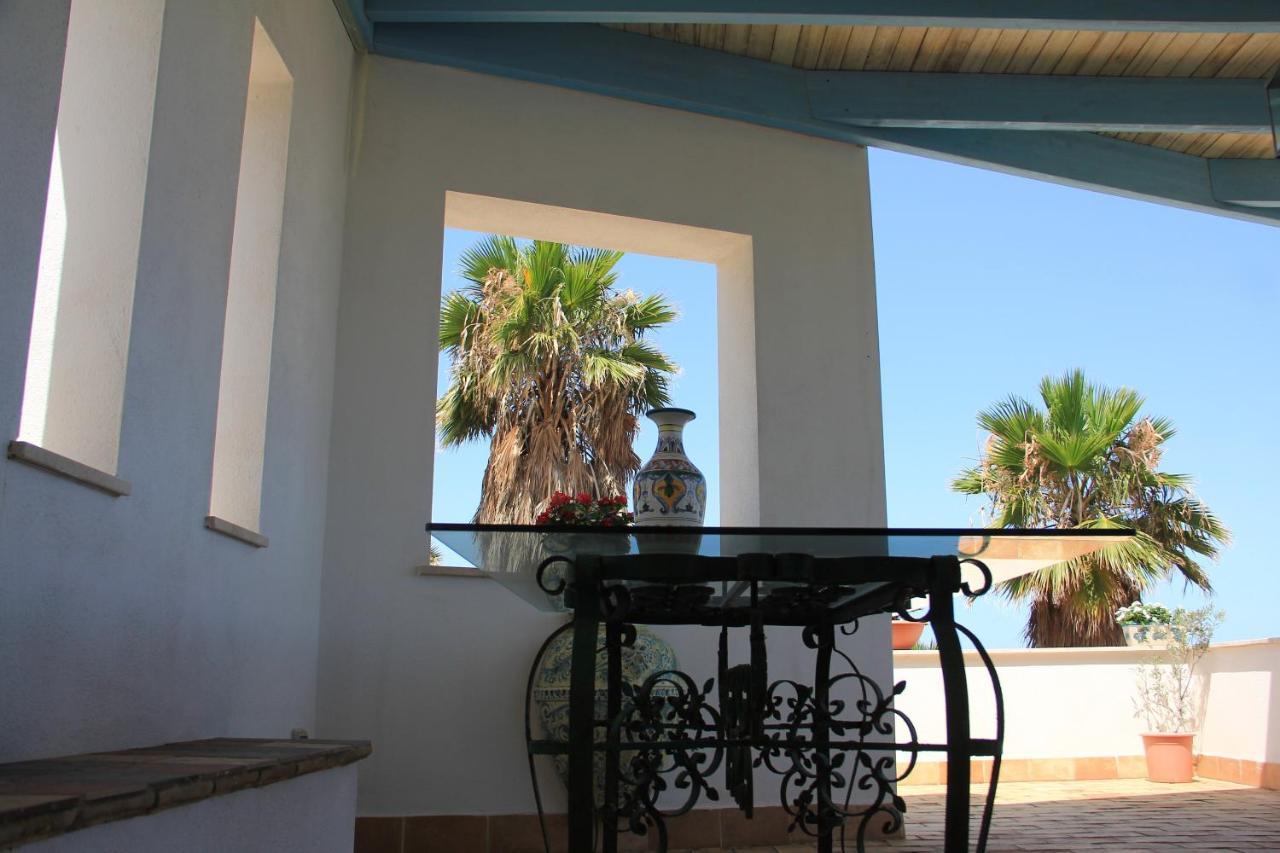 Punta Bianca Suite & Home Experience Агридженто Екстериор снимка