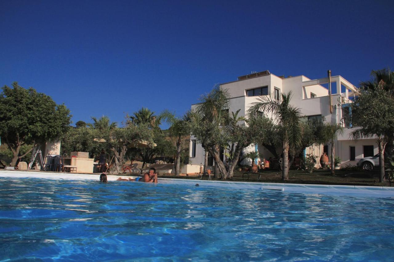 Punta Bianca Suite & Home Experience Агридженто Екстериор снимка