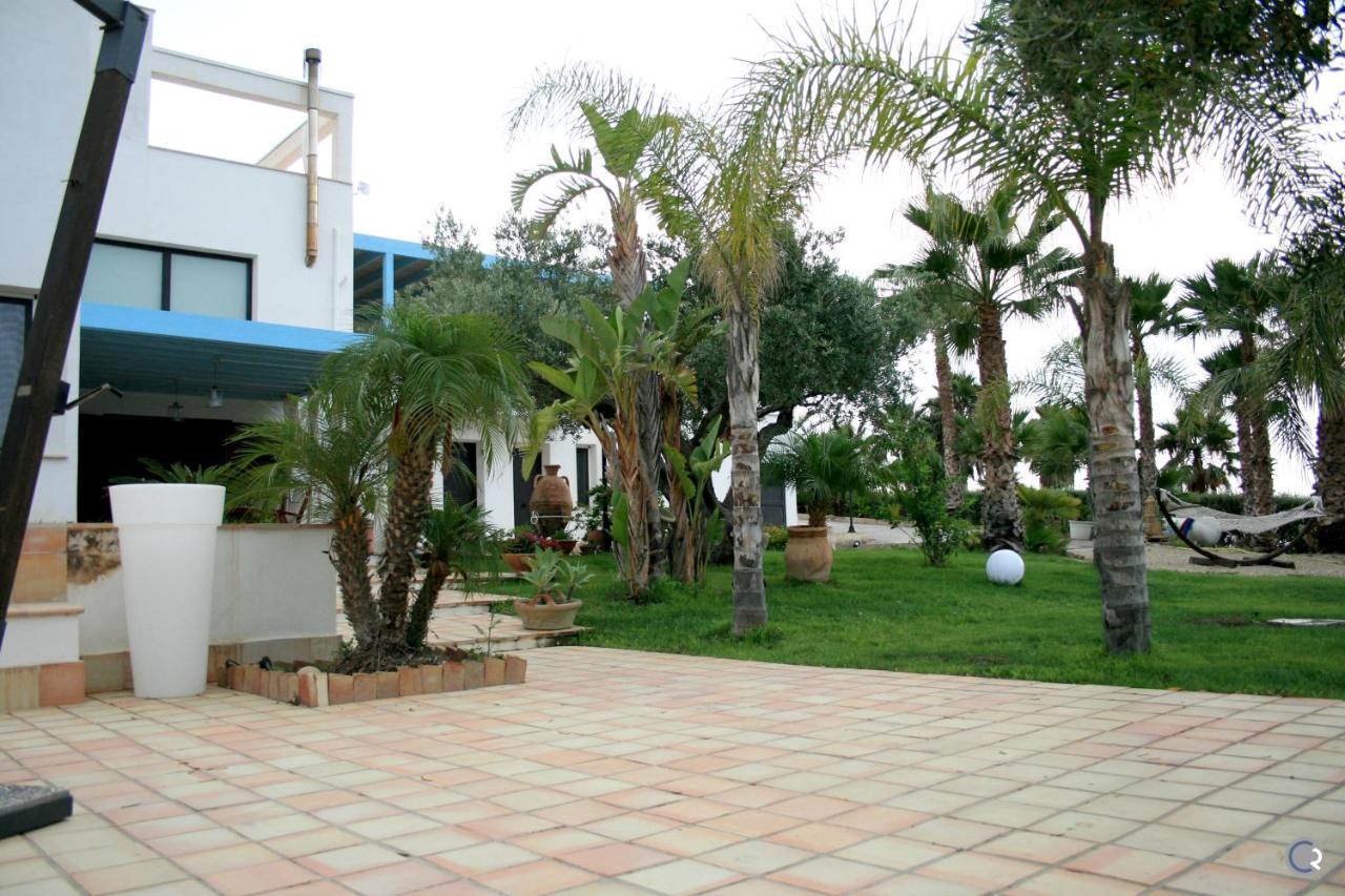 Punta Bianca Suite & Home Experience Агридженто Екстериор снимка