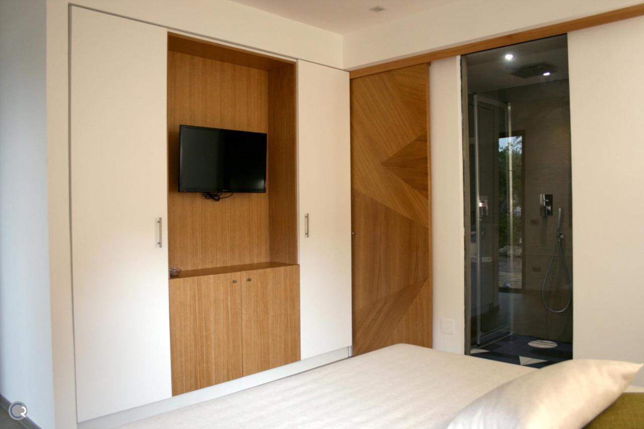 Punta Bianca Suite & Home Experience Агридженто Екстериор снимка