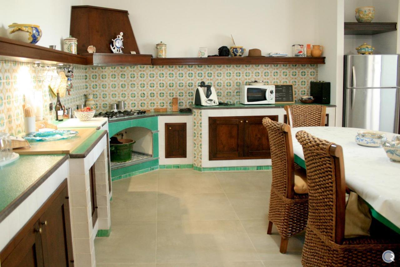 Punta Bianca Suite & Home Experience Агридженто Екстериор снимка